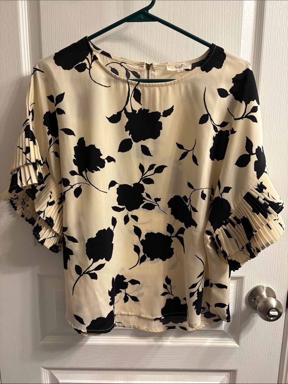 Easel Cream Blouse with Black Floral Print & Pleated Sleeves